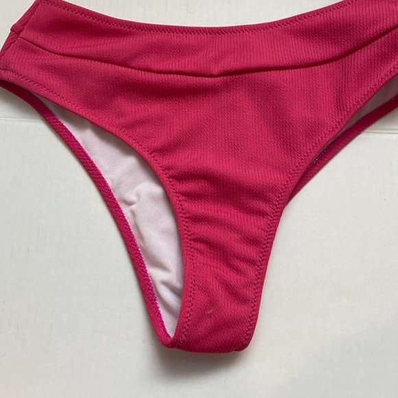 Pink Bikini - Picture 2 of 9